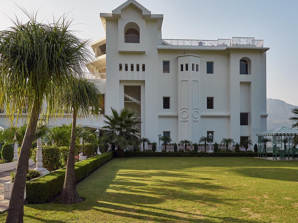 Club Mahindra Kandaghat Экстерьер фото